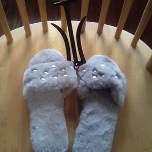 Gray Fuzzy Slippers with Pearl Accents